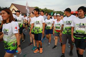 BIB: 825
                            <button type="button" onclick="openModal(3530972)" class="btn btn-primary btn-sm float-right btn-popup" data-toggle="modal" data-target=".modal-high-quality">
                        <i class="fas fa-shopping-cart"></i> Add to Cart
                    </button>
                                            <button type="button" onclick="isThisMe(3530972, true)" class="btn btn-success btn-sm float-right btn-popup btn-isme hidden" data-toggle="tooltip" data-placement="bottom" title="นี่คือรูปของคุณใช่ไหม คลิกที่นี่เพื่อเอาเข้าอัลบั้ม">
                        <i class="fas fa-plus"></i> Add to album
                    </button>
                    <button type="button" onclick="isThisMe(3530972, false)" class="btn btn-warning btn-sm float-right btn-popup btn-isnotme hidden">
                        <i class="fas fa-ban"></i> Remove from album
                    </button>